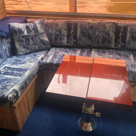 Bateau  Tsilaosa Au Coeur De Namur Hotel Luaran gambar