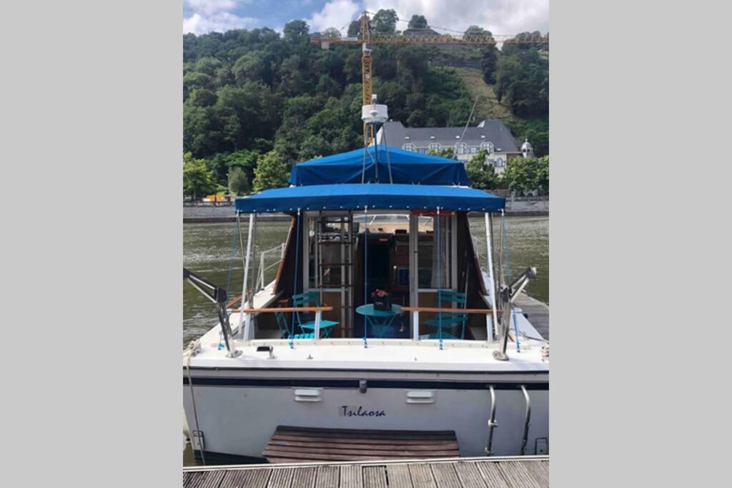 Bateau  Tsilaosa Au Coeur De Namur Hotel Luaran gambar